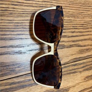 Stylish Tortoiseshell Sunglasses